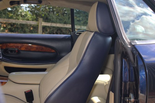 2001 Aston Martin DB7 Vantage Volante Auto In vendita (immagine 62 di 118)