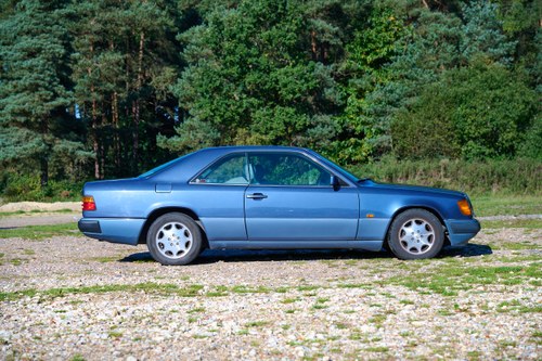 1992 Mercedes-Benz 300CE Auto zum Verkauf (Bild 12 von 164)