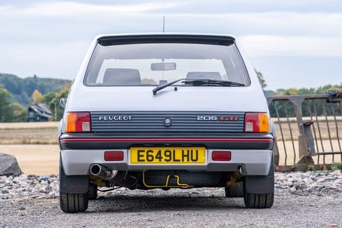 1988 Peugeot 205 GTI Phase 2 Mi16 1.9 In vendita (immagine 3 di 100)