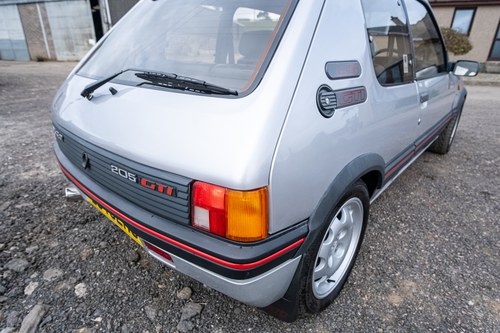 1988 Peugeot 205 GTI Phase 2 Mi16 1.9 In vendita (immagine 62 di 100)