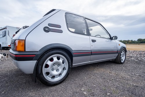 1988 Peugeot 205 GTI Phase 2 Mi16 1.9 In vendita (immagine 20 di 100)