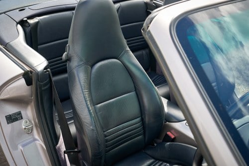 2001 Porsche 911 996 Carrera 4 Tiptronic 3.4 En venta (imagen 43 de 224)