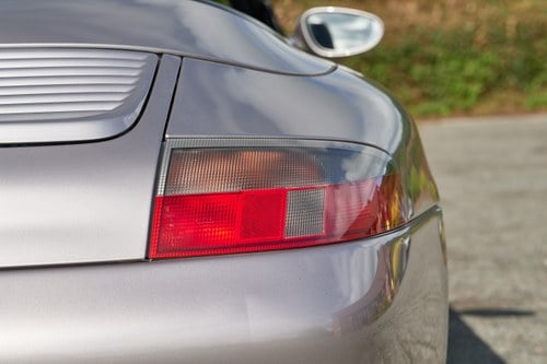 2001 Porsche 911 996 Carrera 4 Tiptronic 3.4 En venta (imagen 90 de 224)