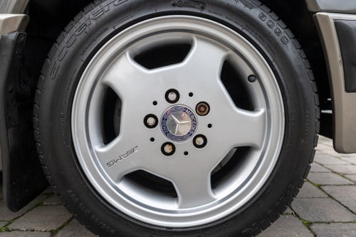 1990 Mercedes-Benz 190E 2.0 In vendita (immagine 14 di 177)