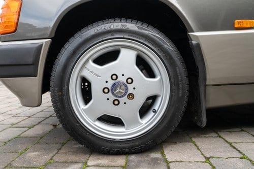 1990 Mercedes-Benz 190E 2.0 In vendita (immagine 15 di 177)