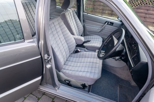 1990 Mercedes-Benz 190E 2.0 In vendita (immagine 17 di 177)