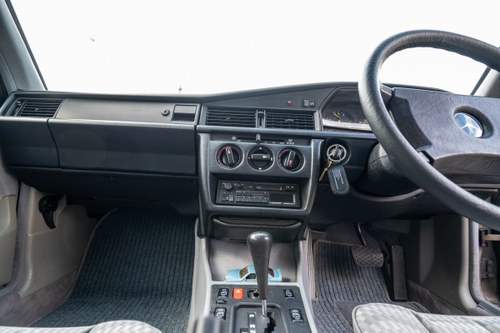 1990 Mercedes-Benz 190E 2.0 In vendita (immagine 24 di 177)