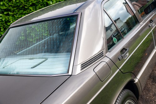 1990 Mercedes-Benz 190E 2.0 In vendita (immagine 108 di 177)