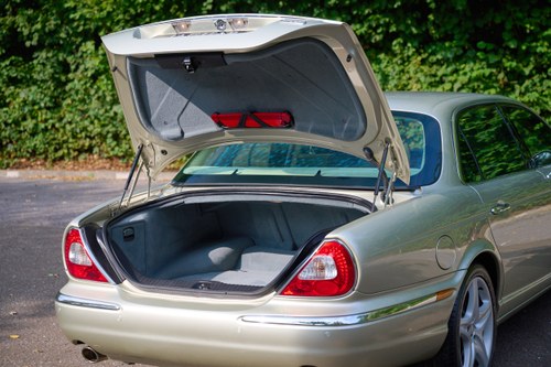 2006 Jaguar Sovereign X350 XJ8 4.2 Supercharged LWB Te koop (foto 93 van 193)