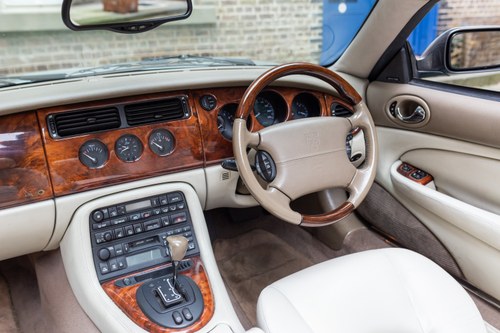 2002 Jaguar X100 XKR Convertible à vendre (picture 49 of 213)