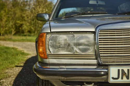 1982 Mercedes-Benz C123 230CE Pillarless Coupe In vendita (immagine 96 di 173)