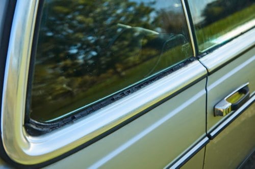 1982 Mercedes-Benz C123 230CE Pillarless Coupe In vendita (immagine 130 di 173)