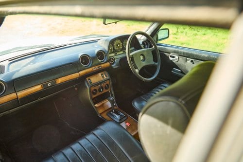 1982 Mercedes-Benz C123 230CE Pillarless Coupe In vendita (immagine 16 di 173)