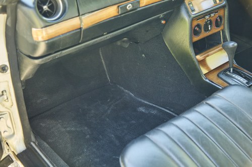 1982 Mercedes-Benz C123 230CE Pillarless Coupe In vendita (immagine 32 di 173)