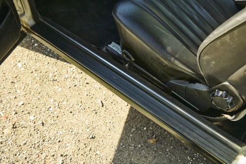 1982 Mercedes-Benz C123 230CE Pillarless Coupe In vendita (immagine 64 di 173)