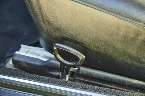 1982 Mercedes-Benz C123 230CE Pillarless Coupe In vendita (immagine 62 di 173)