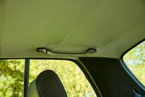 1982 Mercedes-Benz C123 230CE Pillarless Coupe In vendita (immagine 36 di 173)