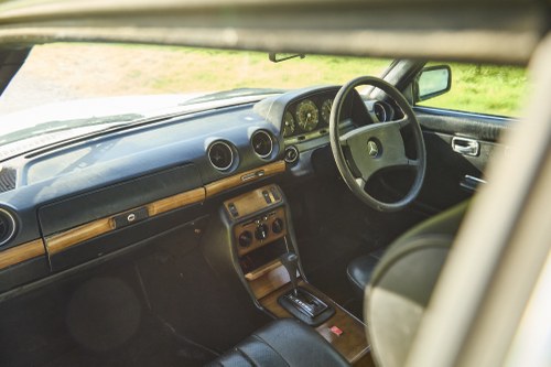 1982 Mercedes-Benz C123 230CE Pillarless Coupe In vendita (immagine 48 di 173)