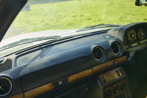 1982 Mercedes-Benz C123 230CE Pillarless Coupe In vendita (immagine 51 di 173)