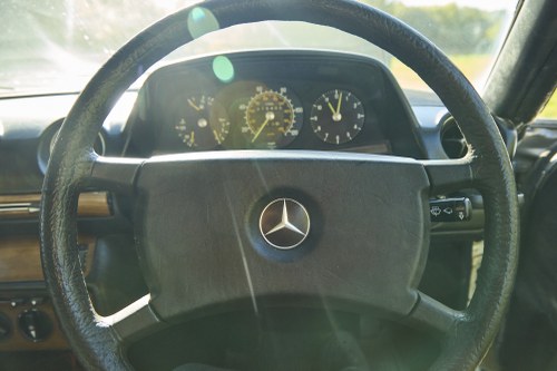 1982 Mercedes-Benz C123 230CE Pillarless Coupe In vendita (immagine 57 di 173)