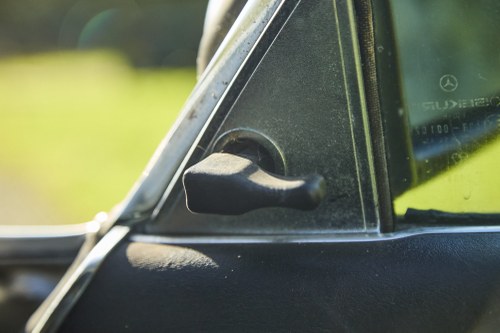 1982 Mercedes-Benz C123 230CE Pillarless Coupe In vendita (immagine 71 di 173)