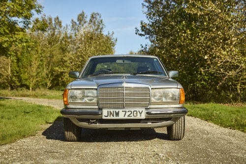 1982 Mercedes-Benz C123 230CE Pillarless Coupe In vendita (immagine 2 di 173)