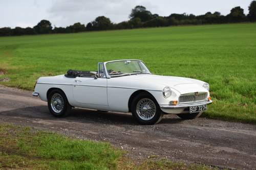 1969 MGB Roadster In vendita (immagine 2 di 180)