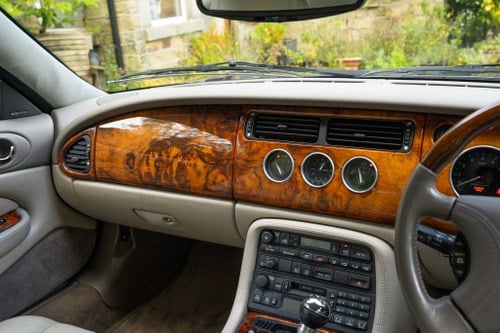 1998 Jaguar XKR X100 In vendita (immagine 32 di 110)