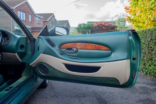 2001 Aston Martin DB7 V12 Vantage Volante In vendita (immagine 15 di 116)