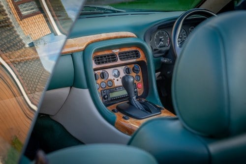 2001 Aston Martin DB7 V12 Vantage Volante In vendita (immagine 37 di 116)
