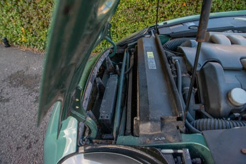 2001 Aston Martin DB7 V12 Vantage Volante In vendita (immagine 86 di 116)