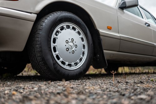 1990 Mercedes Benz 300SE (W126) For Sale (picture 27 of 268)