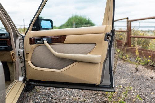 1990 Mercedes Benz 300SE (W126) For Sale (picture 67 of 268)