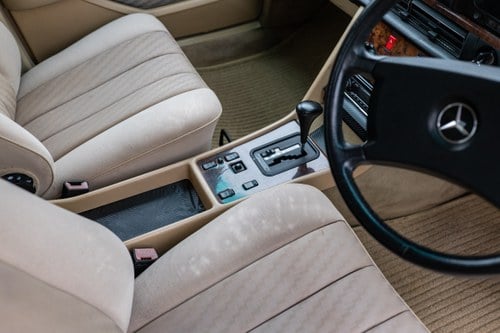 1990 Mercedes Benz 300SE (W126) For Sale (picture 55 of 268)