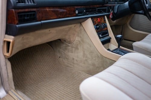 1990 Mercedes Benz 300SE (W126) For Sale (picture 128 of 268)