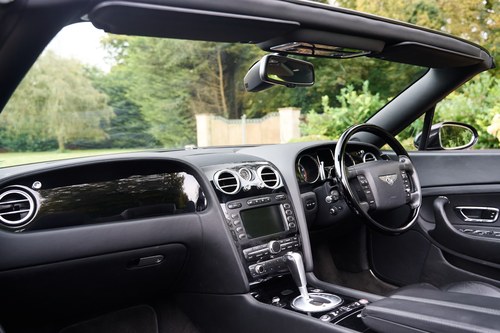 2007 Bentley Continental W12 GTC à vendre (picture 78 of 165)