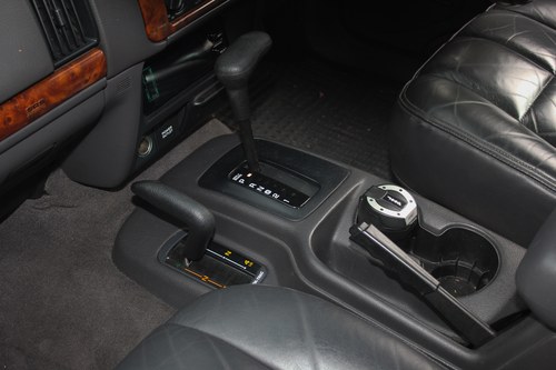 1999 Jeep ZJ Grand Cherokee 4litre Limited For Sale (picture 56 of 109)