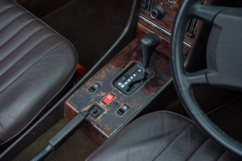 1986 Mercedes-Benz R107 300SL In vendita (immagine 85 di 224)