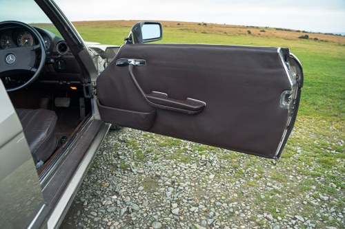 1986 Mercedes-Benz R107 300SL In vendita (immagine 92 di 224)