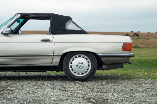 1986 Mercedes-Benz R107 300SL In vendita (immagine 131 di 224)