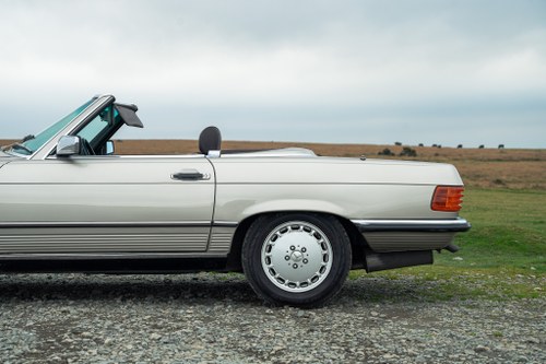 1986 Mercedes-Benz R107 300SL In vendita (immagine 140 di 224)