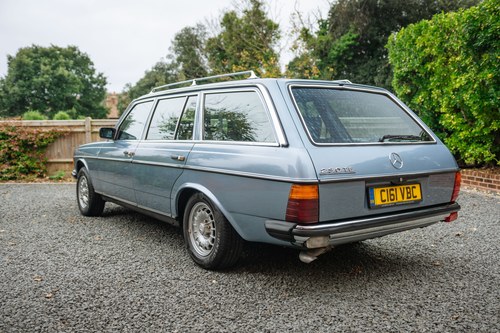 1986 Mercedes-Benz S123 230T Estate In vendita (immagine 4 di 119)