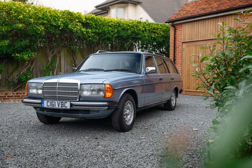 1986 Mercedes-Benz S123 230T Estate In vendita (immagine 8 di 119)