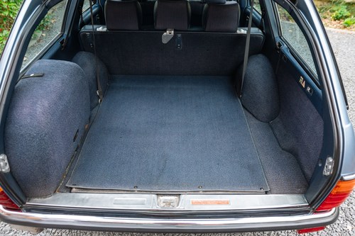 1986 Mercedes-Benz S123 230T Estate In vendita (immagine 46 di 119)