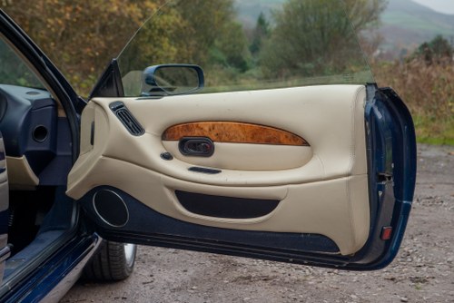 1999 Aston Martin DB7 Te koop (foto 26 van 87)