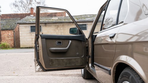 1984 BMW 528i (E28) Te koop (foto 76 van 220)