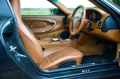 1999 Porsche 996 911 Carrera 4 Millennium Limited Edition In vendita (immagine 21 di 137)