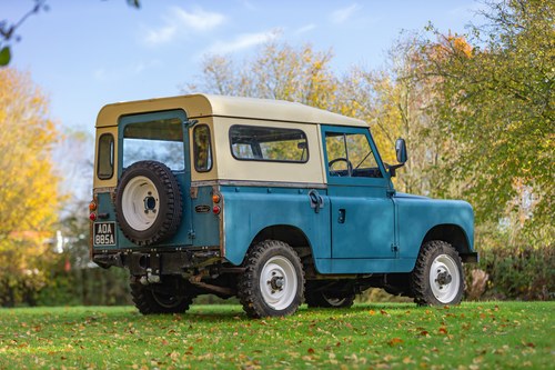 1964 Land Rover Series IIA 88” In vendita (immagine 37 di 168)