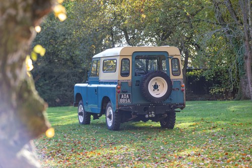 1964 Land Rover Series IIA 88” In vendita (immagine 32 di 168)