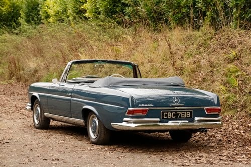 1964 Mercedes-Benz W111 220SE Cabriolet Te koop (foto 10 van 241)
